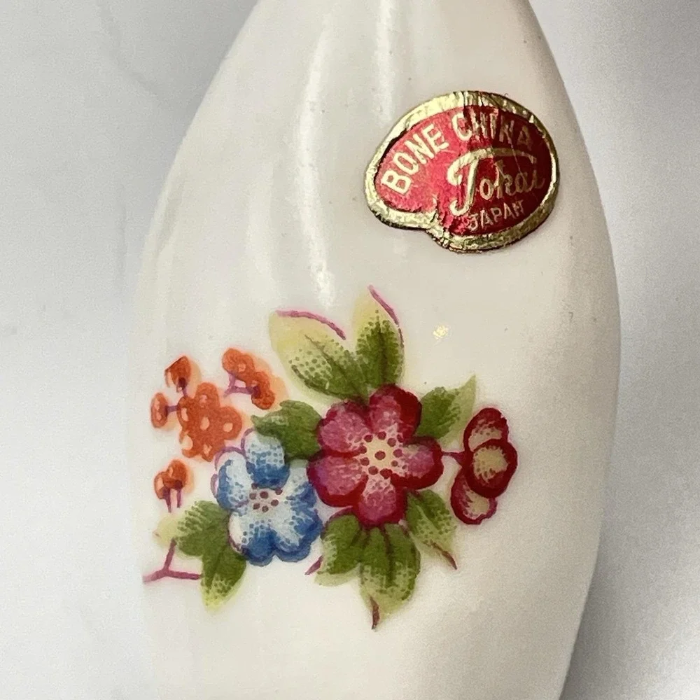 Vintage 1950s Tokai Bone China Japan Bowling Pin Salt & Pepper Shakers Floral‎